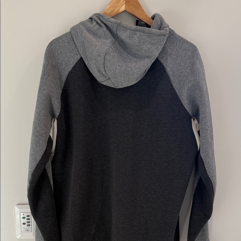 Nike Tech Men's Black and Cream - Picture 6 of 6
